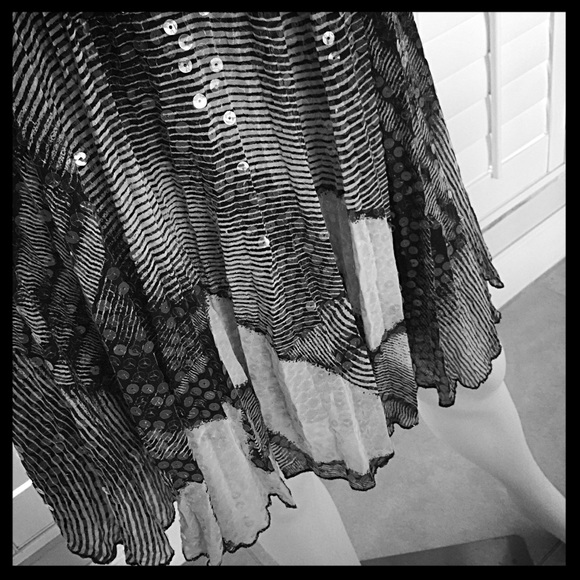 HP🎉🎉 Alberto Makali Pleated Sequins Skirt. - Picture 4 of 5